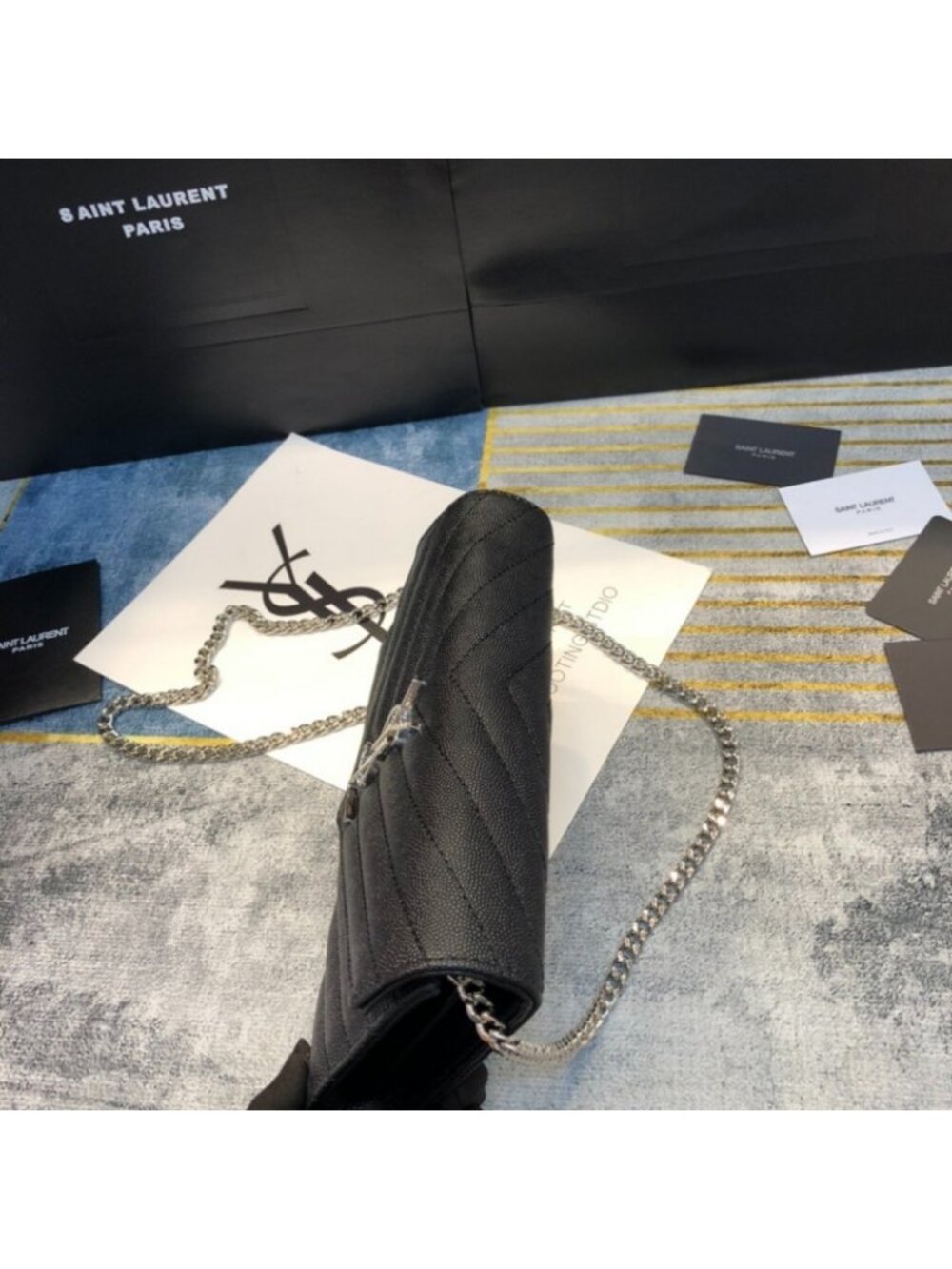 YSL Cassandre envelope flap wallet on chain - Picture 7 of 9